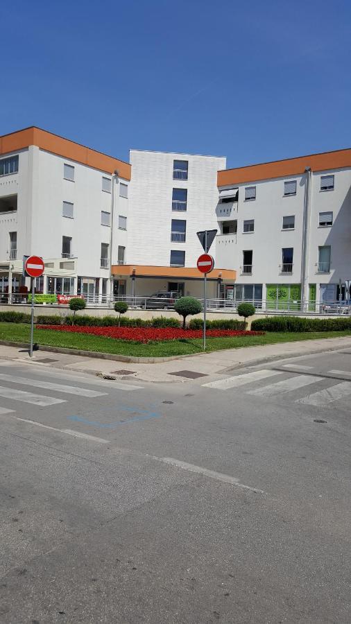 Apartman Vip, With Free Garage Parking Pula Buitenkant foto