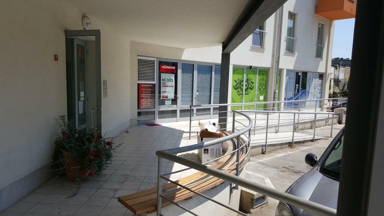 Apartman Vip, With Free Garage Parking Pula Buitenkant foto