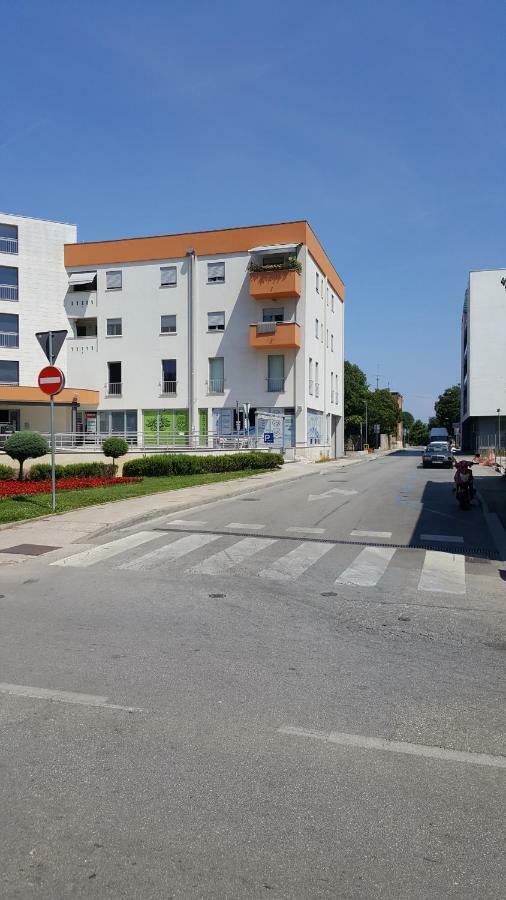 Apartman Vip, With Free Garage Parking Pula Buitenkant foto