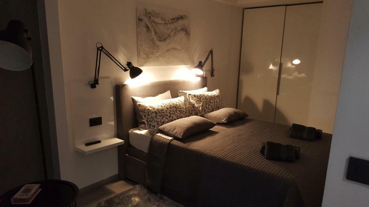 Apartman Vip, With Free Garage Parking Pula Buitenkant foto