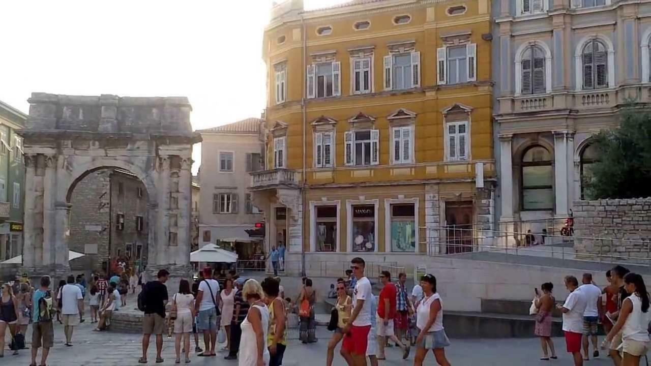 Apartman Vip, With Free Garage Parking Pula Buitenkant foto