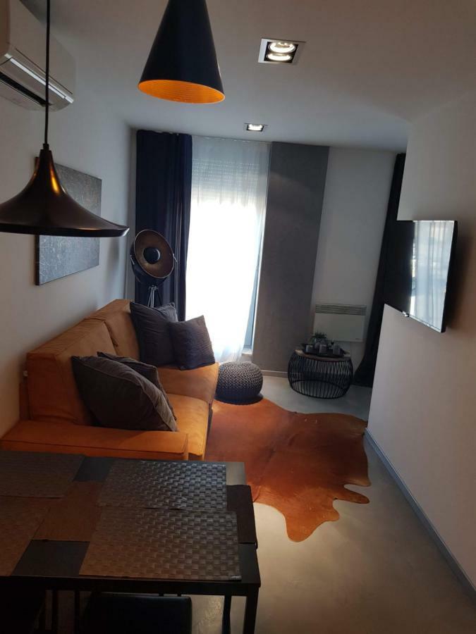 Apartman Vip, With Free Garage Parking Pula Buitenkant foto